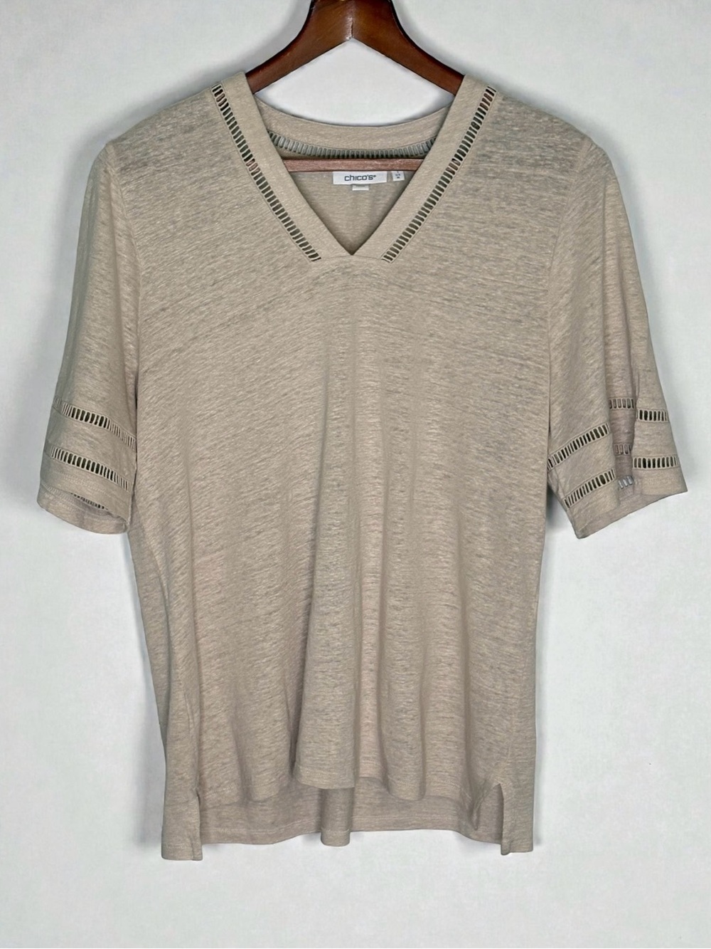 Chicos Linen Ladder Trim V-Neck Top Slub Knit Beige Short Sleeve Size 1/M